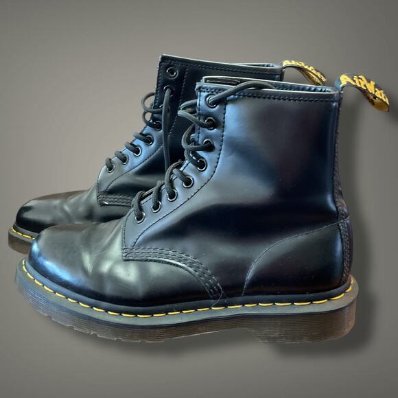 Women's Size 8 DR. MARTENS 11822 Black Leather Combat Boots Excellent Condition - Picture 4 of 13